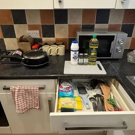 Centre Modern Self Check-in * Bradford (West Yorkshire)