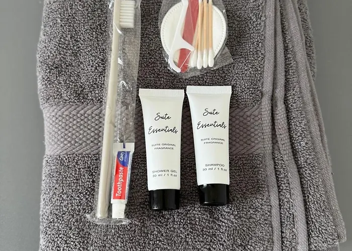 Centre Modern Self Check-in * Bradford (West Yorkshire)